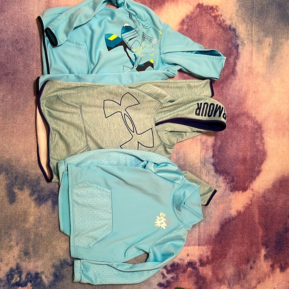 Three girls medium Under  Armour  sweatshirts
